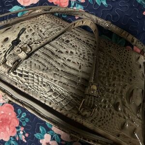 Elegant Crocodile-Embossed Tan Handbag